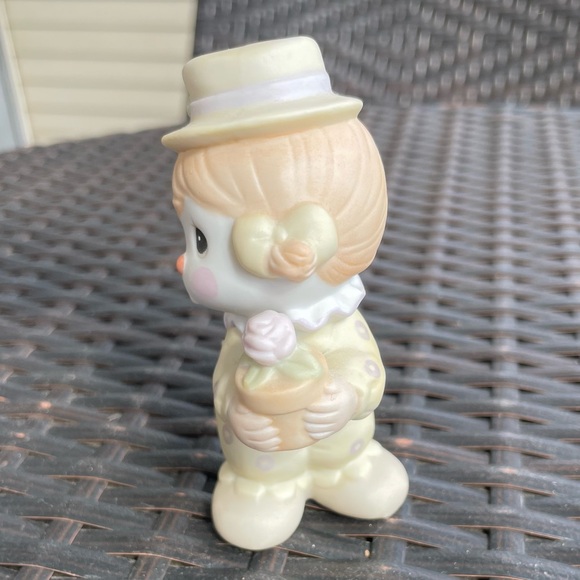 Precious Moments #12238/D” Clown Figurine (1984) - Picture 3 of 15